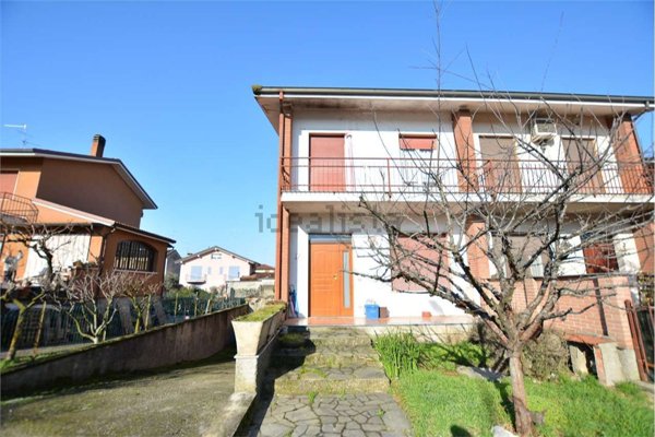 casa indipendente in vendita a San Colombano al Lambro