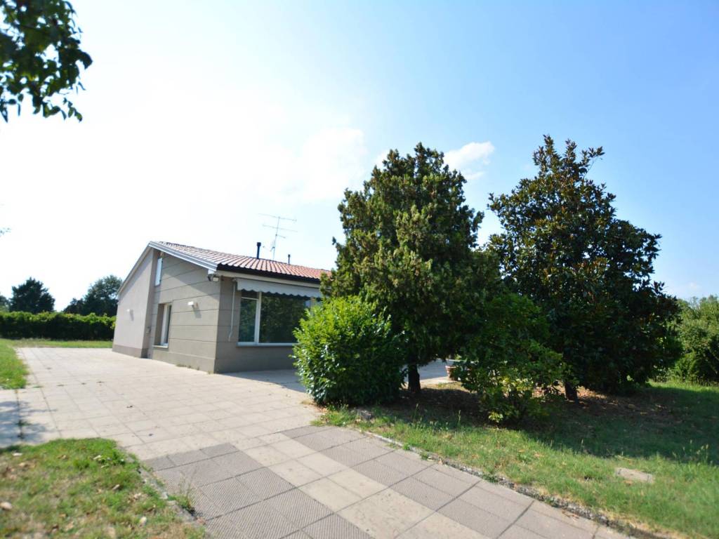 casa indipendente in vendita a San Colombano al Lambro