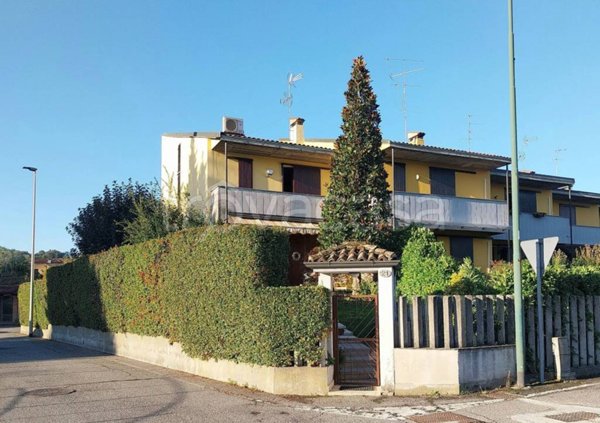 casa indipendente in vendita a San Colombano al Lambro