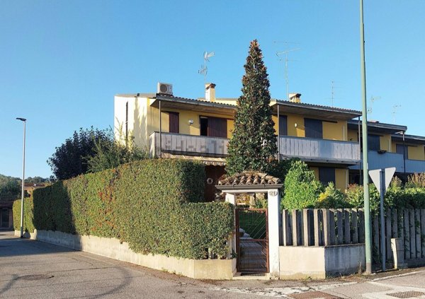 esavano in vendita a San Colombano al Lambro