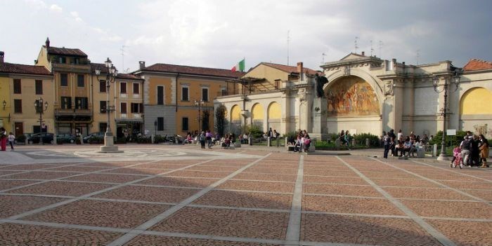 casa indipendente in vendita a San Colombano al Lambro