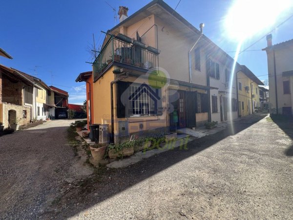 casa indipendente in vendita a San Colombano al Lambro