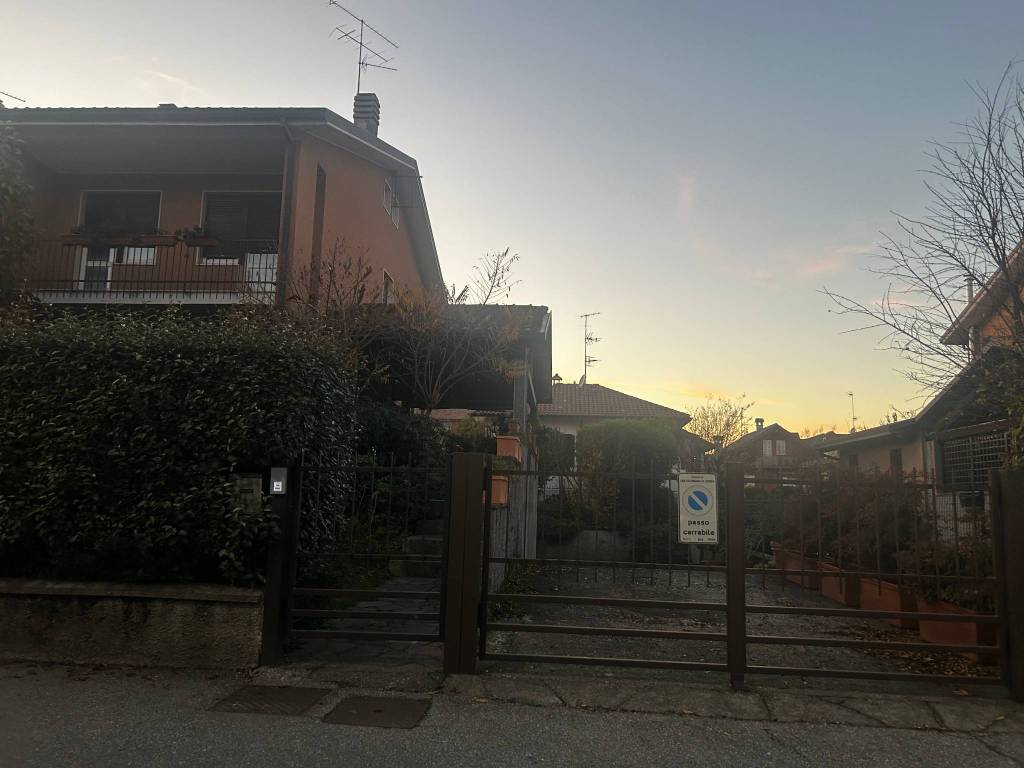 casa indipendente in vendita a San Colombano al Lambro