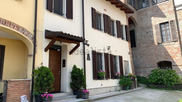 casa indipendente in vendita a San Colombano al Lambro