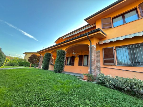 casa indipendente in vendita a San Colombano al Lambro