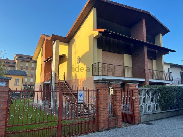 casa indipendente in vendita a San Colombano al Lambro