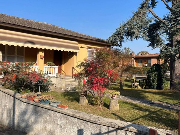 casa indipendente in vendita a San Colombano al Lambro