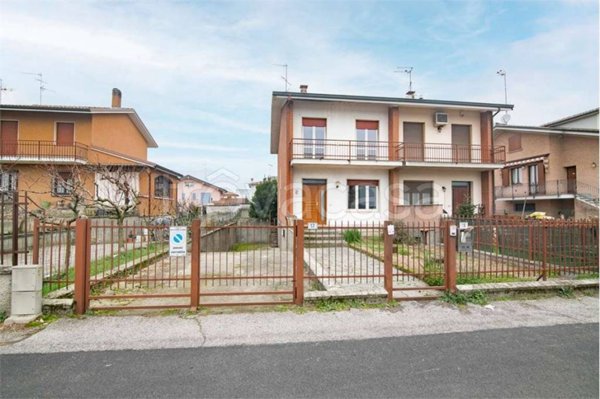 casa indipendente in vendita a San Colombano al Lambro