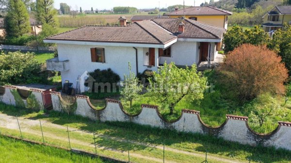casa indipendente in vendita a San Colombano al Lambro