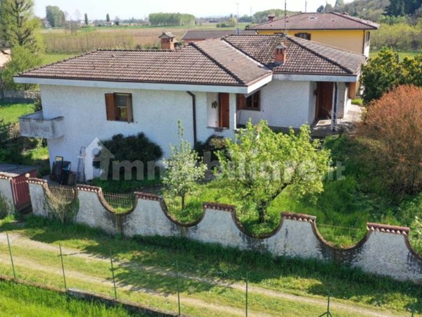 casa indipendente in vendita a San Colombano al Lambro