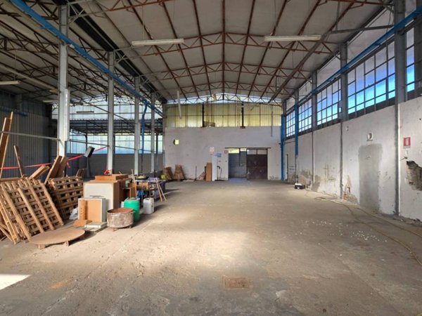 locale commerciale in vendita a San Colombano al Lambro