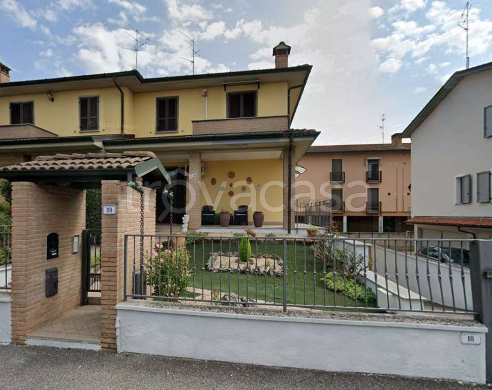 casa indipendente in vendita a San Colombano al Lambro