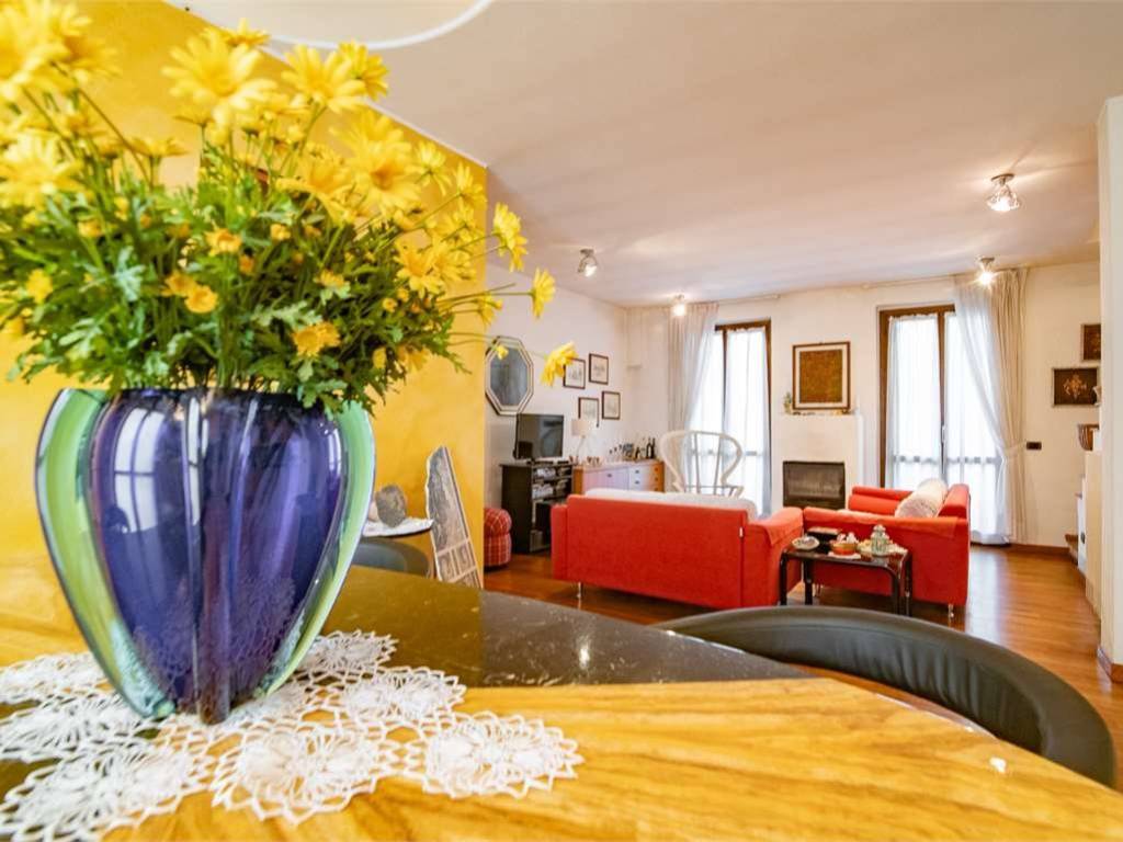 casa indipendente in vendita a San Colombano al Lambro