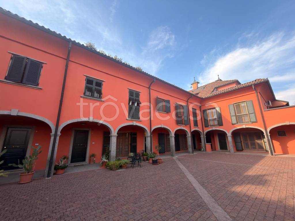 casa indipendente in vendita a San Colombano al Lambro in zona Mostiola