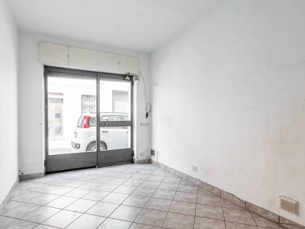 negozio in vendita a San Colombano al Lambro