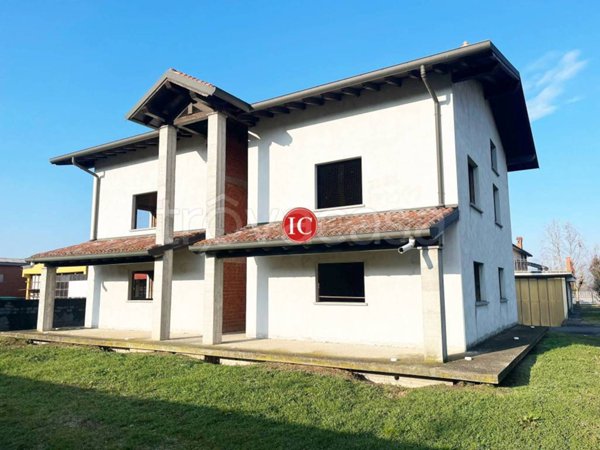 casa indipendente in vendita a San Colombano al Lambro