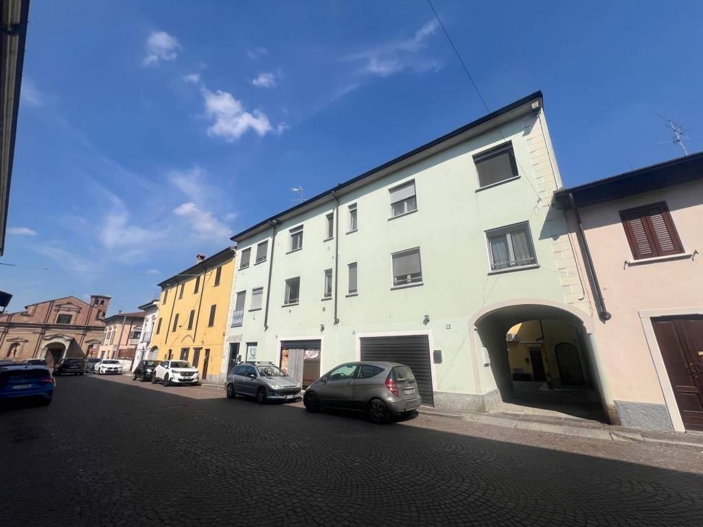 negozio in vendita a San Colombano al Lambro