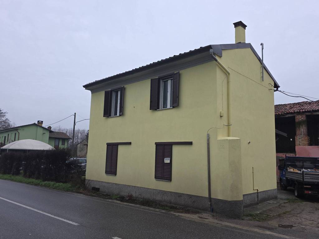 casa indipendente in vendita a San Colombano al Lambro in zona Mostiola