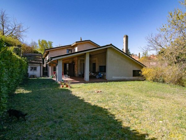 casa indipendente in vendita a San Colombano al Lambro