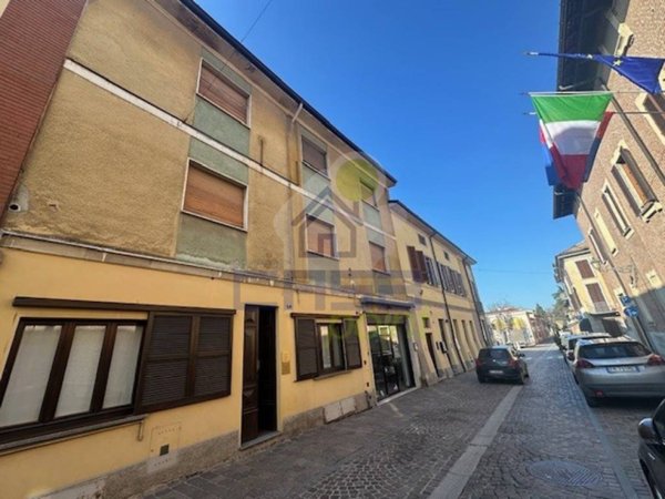 intera palazzina in vendita a San Colombano al Lambro