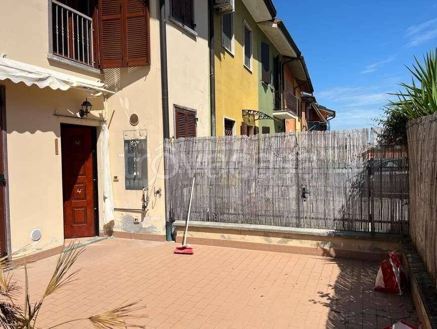 appartamento in vendita a San Colombano al Lambro in zona Mostiola