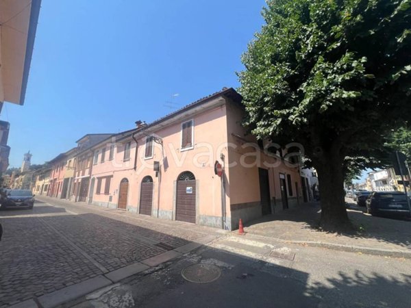 negozio in vendita a San Colombano al Lambro in zona Campagna