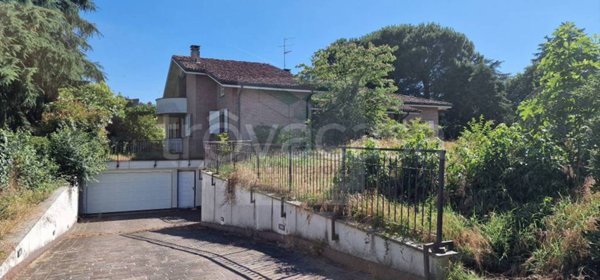 casa indipendente in vendita a San Colombano al Lambro in zona Campagna