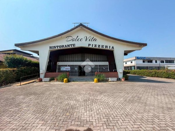 negozio in vendita a San Colombano al Lambro in zona Campagna