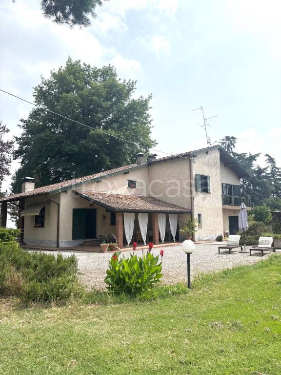 casa indipendente in vendita a San Colombano al Lambro in zona Mostiola
