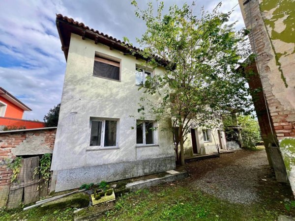casa indipendente in vendita a San Colombano al Lambro in zona Campagna