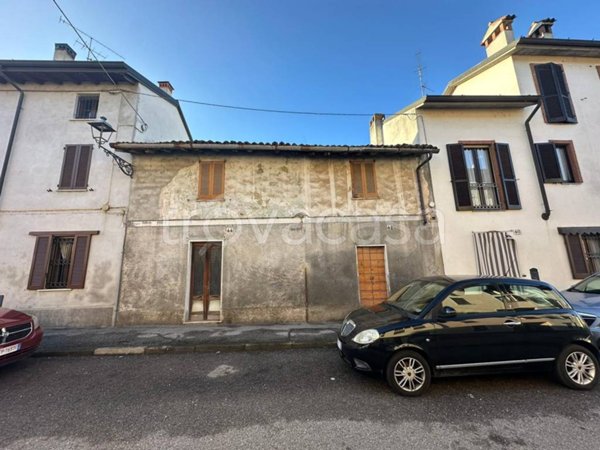 casa indipendente in vendita a San Colombano al Lambro in zona Campagna