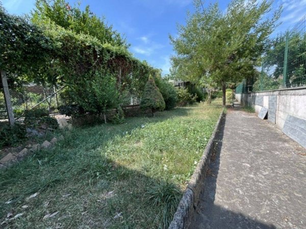 casa indipendente in vendita a San Colombano al Lambro in zona Campagna