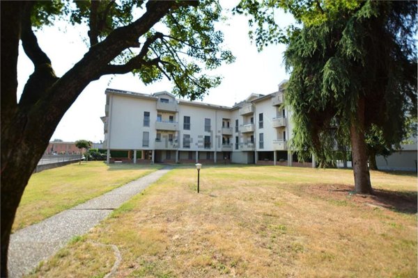 appartamento in vendita a San Colombano al Lambro in zona Campagna