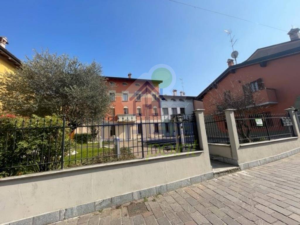 appartamento in vendita a San Colombano al Lambro in zona Campagna