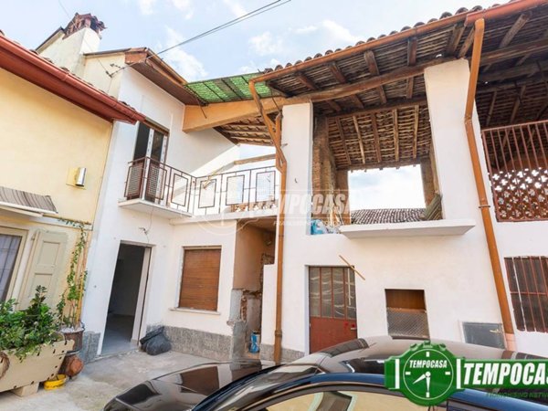 casa indipendente in vendita a San Colombano al Lambro in zona Campagna