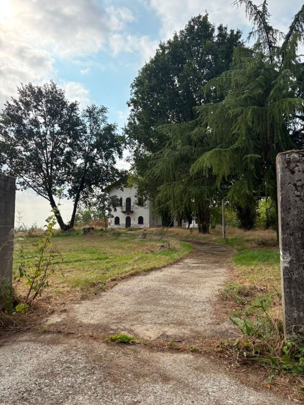 casa indipendente in vendita a San Colombano al Lambro in zona Mostiola
