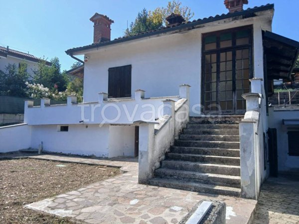 casa indipendente in vendita a San Colombano al Lambro in zona Campagna
