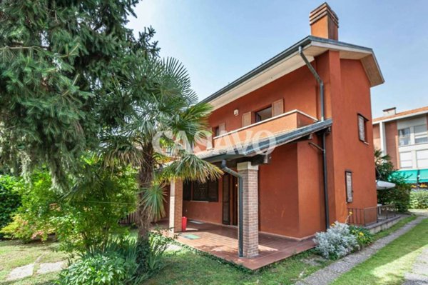 casa indipendente in vendita a San Donato Milanese in zona Poasco