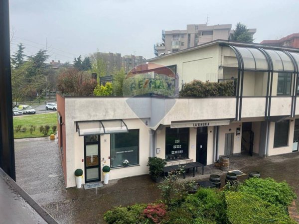 locale commerciale in vendita a San Donato Milanese