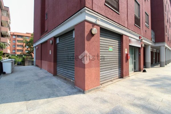 negozio in vendita a San Donato Milanese