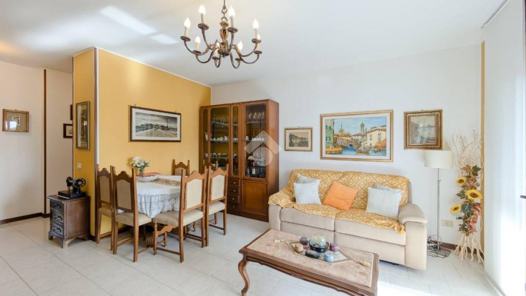 appartamento in vendita a San Donato Milanese in zona Poasco