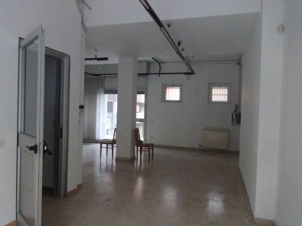 negozio in vendita a San Donato Milanese