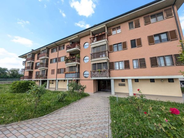 appartamento in vendita a San Donato Milanese in zona Poasco