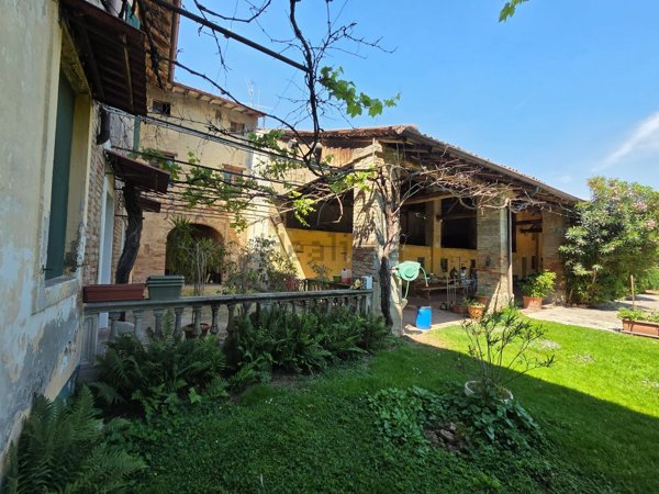 casale in vendita a San Donato Milanese