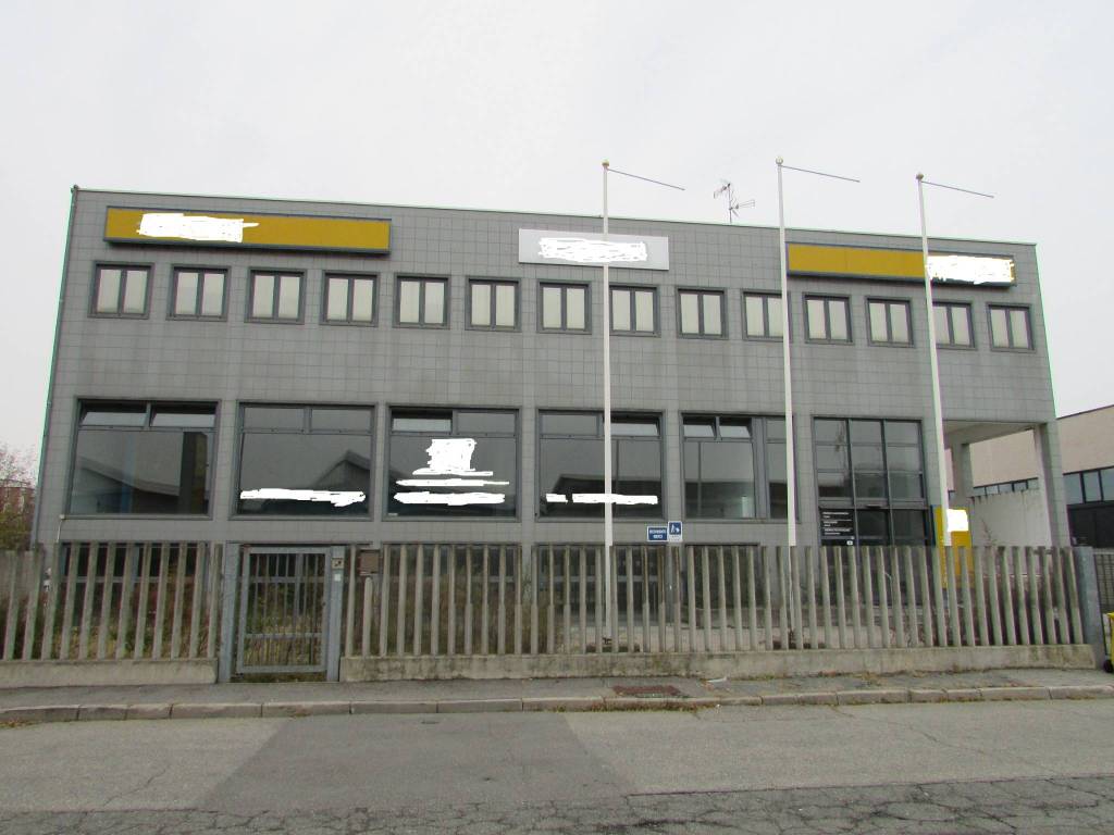 locale commerciale in vendita a San Donato Milanese