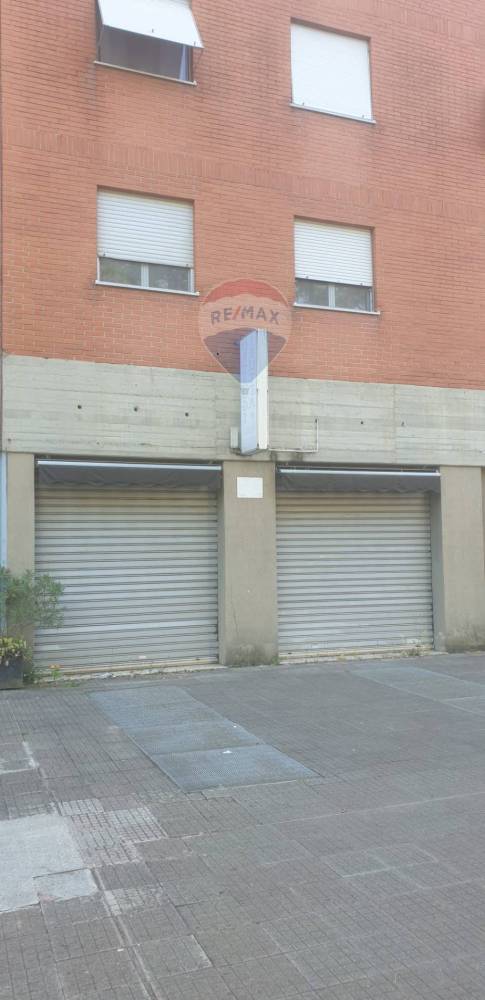 locale commerciale in vendita a San Donato Milanese