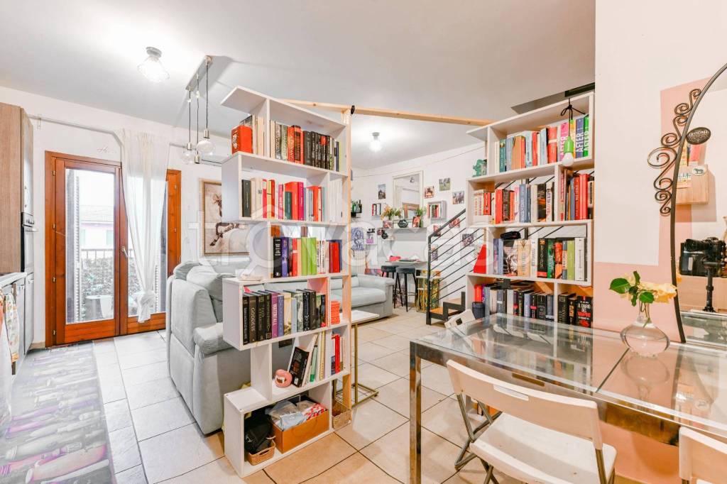 casa indipendente in vendita a San Donato Milanese in zona Poasco