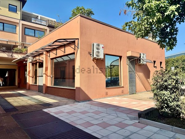 negozio in vendita a San Donato Milanese