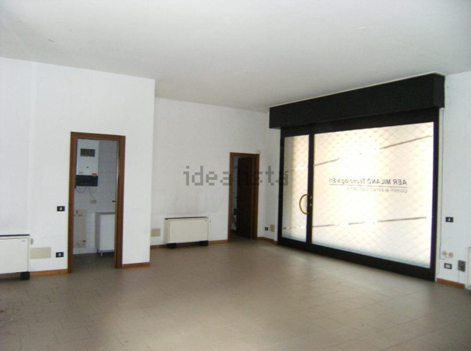 locale commerciale in vendita a San Donato Milanese