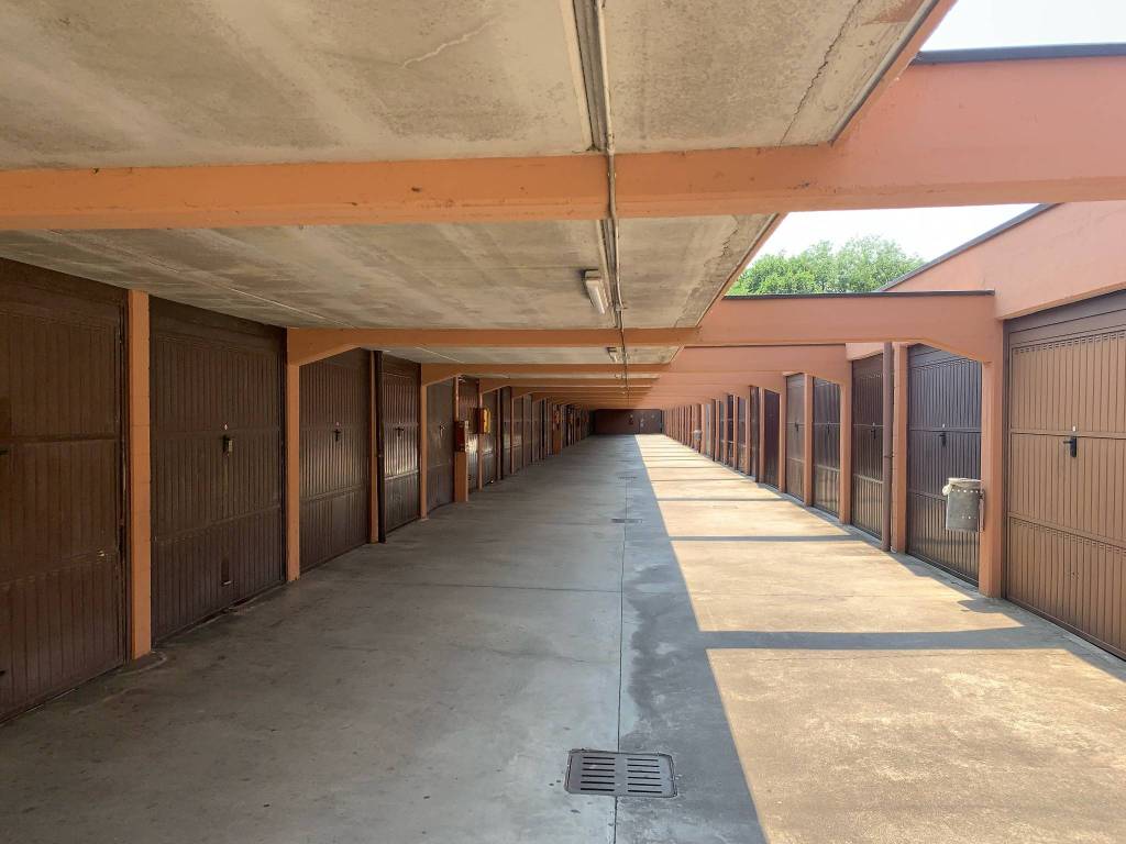 locale di sgombero in vendita a San Donato Milanese